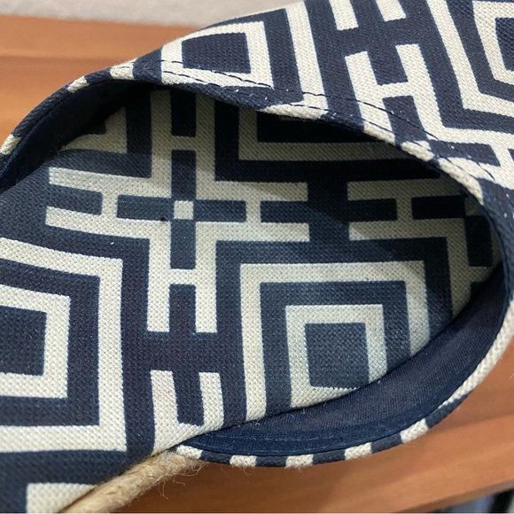 TORY BURCH Blue Printed Canvas D'Orsay Pumps Espadrille Sandals Size 40 - Picture 12 of 15